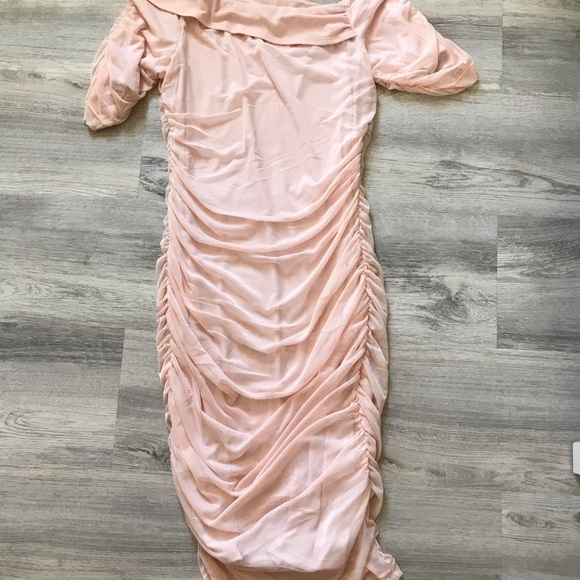 HOST PICK 🥰Venus bodycon ruched Dress Light Pink Great for weddings New - Picture 5 of 12